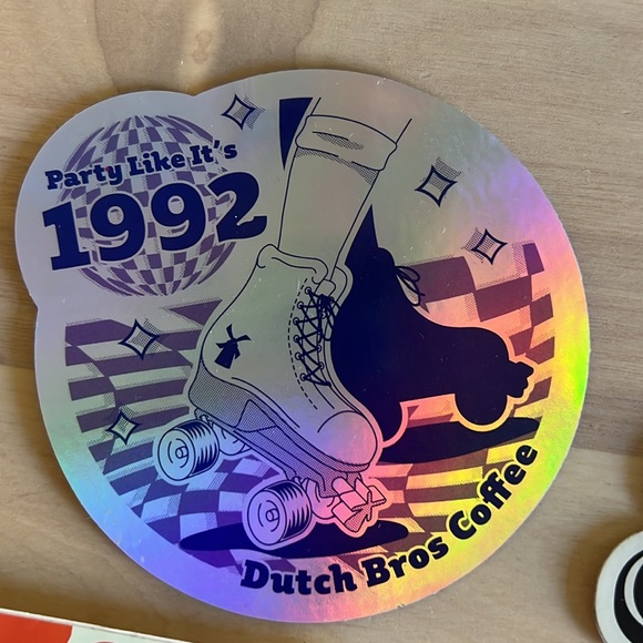 Dutch Bros 4 pack - Picture 6 of 6